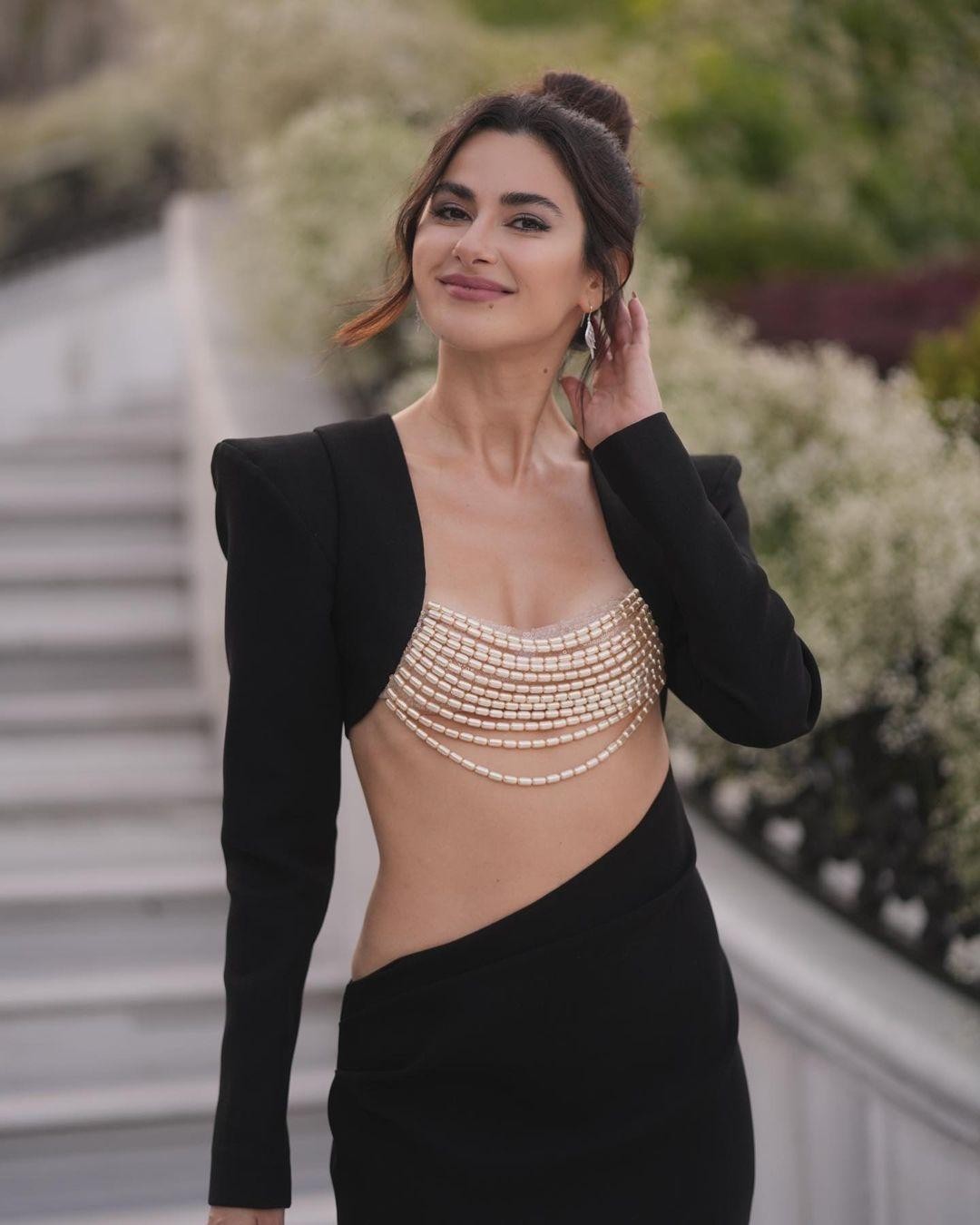 Nəsrin Cavadzadə geyimi ilə diqqət çəkdi - FOTO